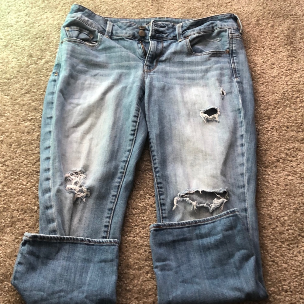 Distressed Jean capris